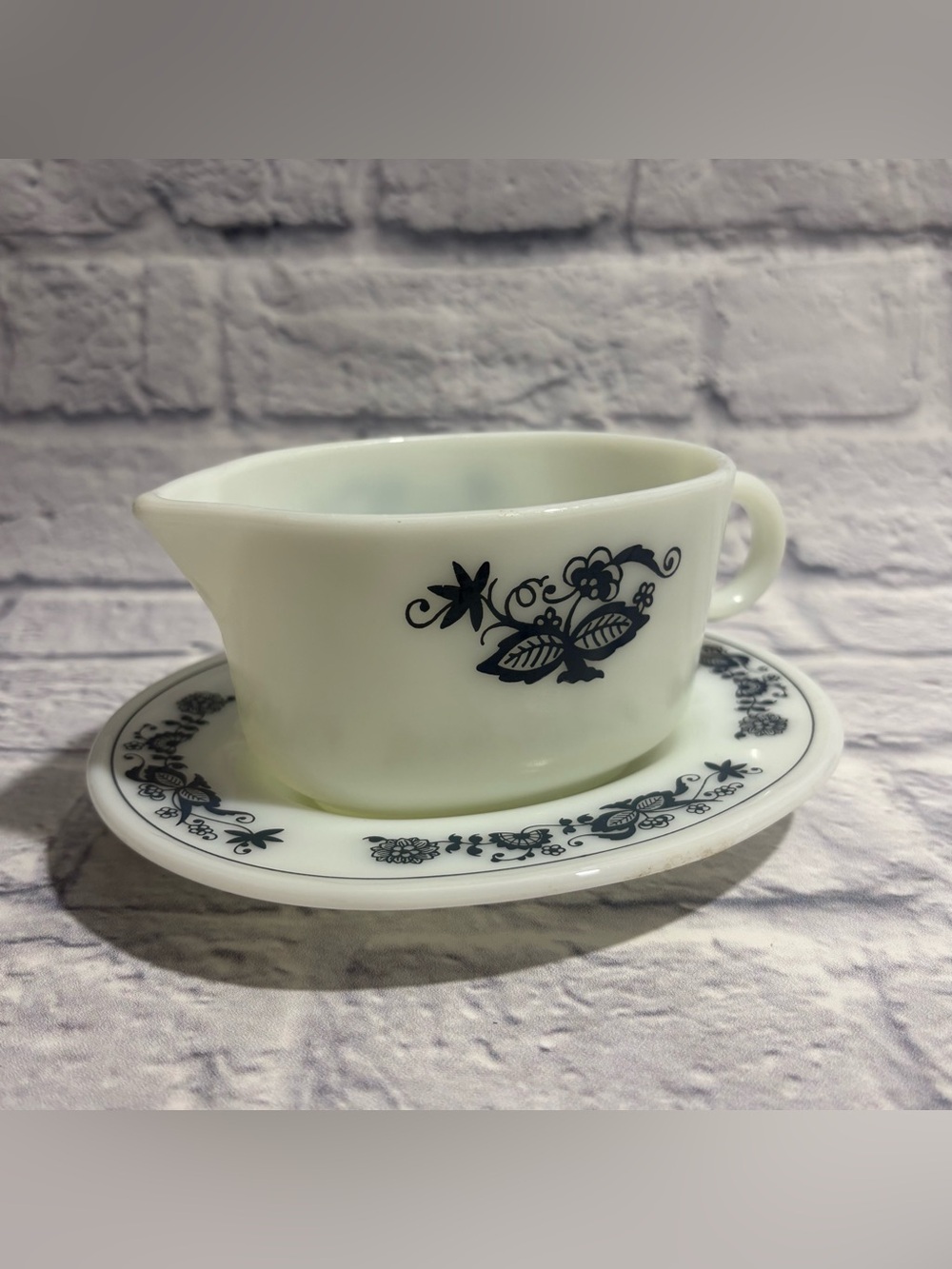 Vintage 1970’s Pyrex gravy bowl + matching saucer “Old Town Blue”
